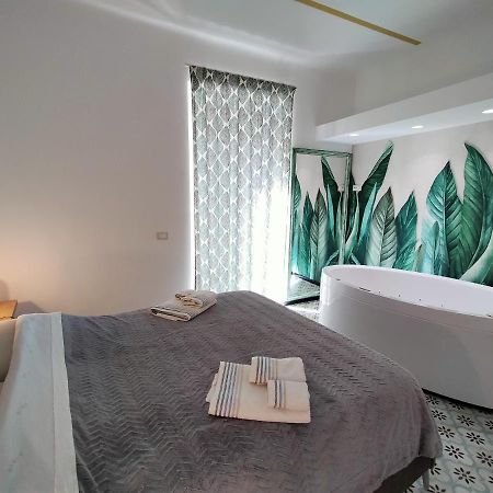 Sonnino Suite Jacuzzi Apartment Bari Dış mekan fotoğraf