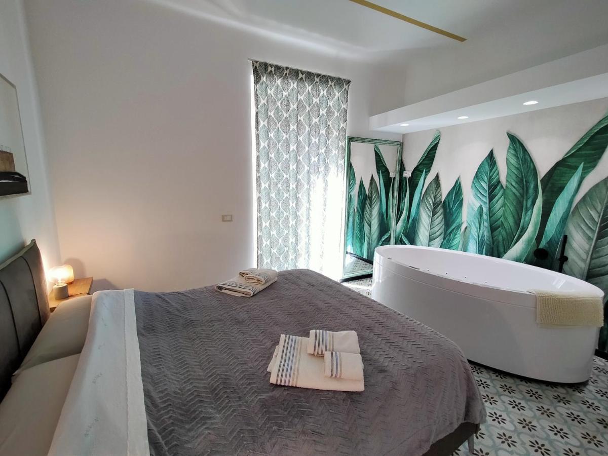 Sonnino Suite Jacuzzi Apartment Bari Dış mekan fotoğraf